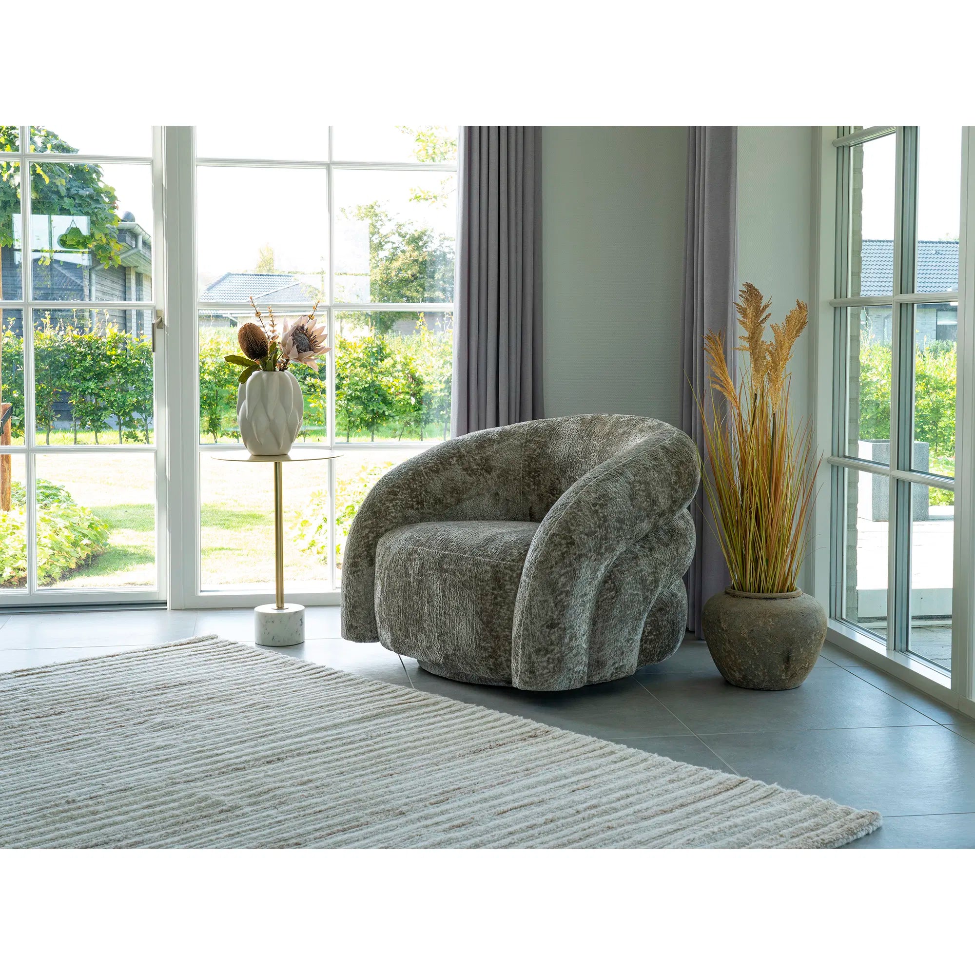 Designer Sofa-Sessel Korfu mit Drehfunktion in Sand Bouclé
