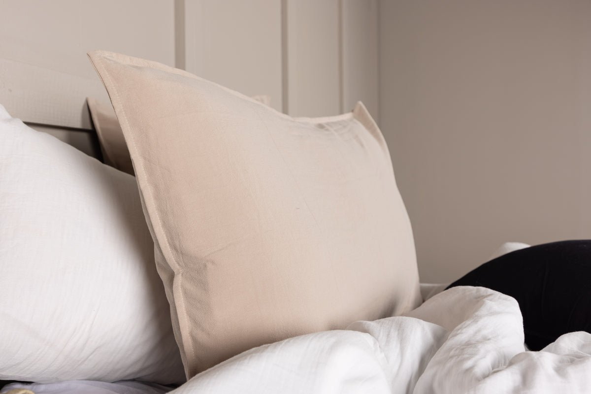 Kissenbezug Hygge - 50x90 cm in Braun, Beige und Weiß aus 100% Baumwolle