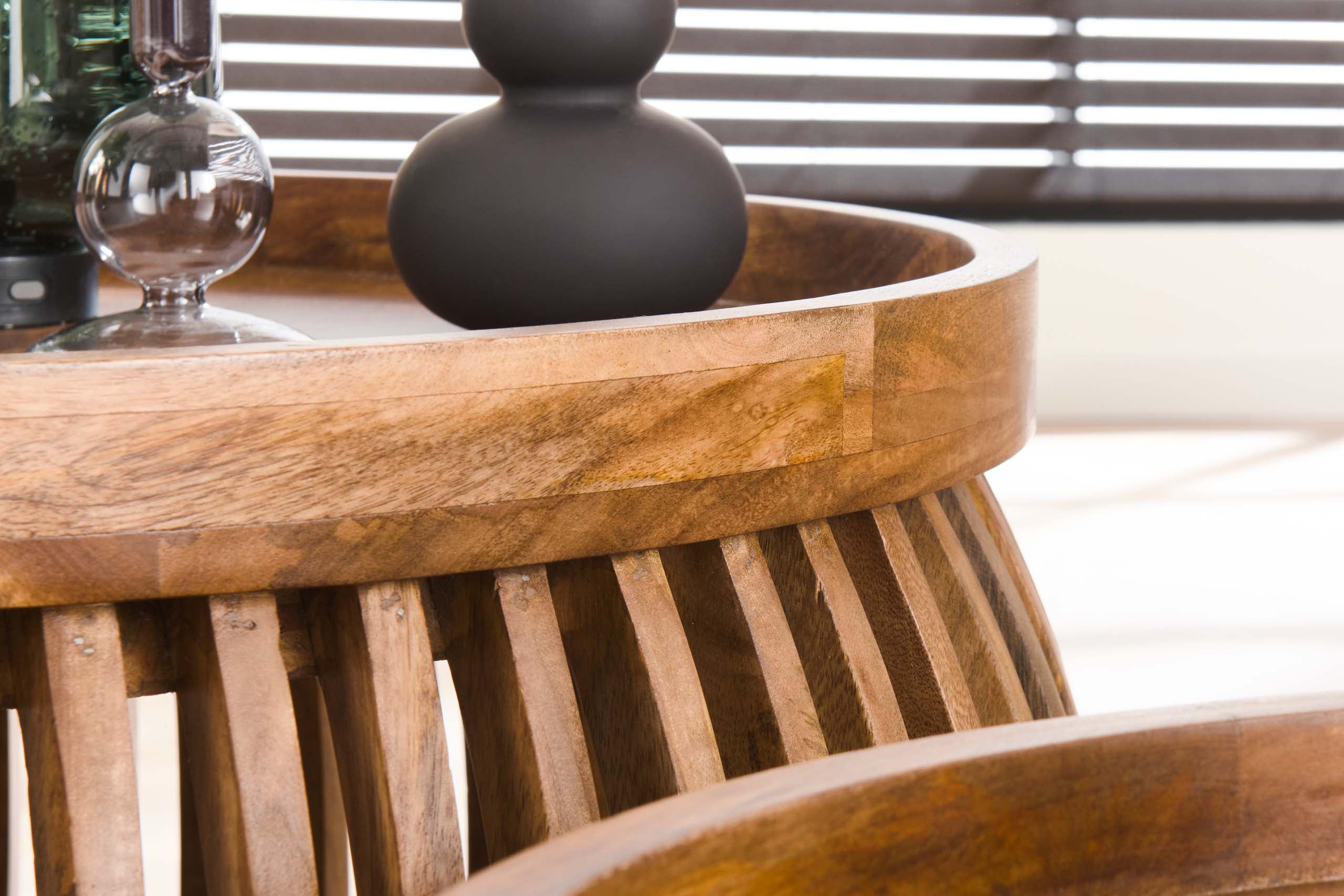 Couchtisch Khamar - 2er Set aus Mangoholz mit bauchigem Sockel