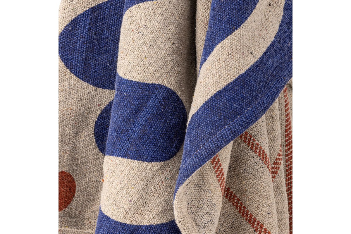 Überwurfdecke Kiral - Blau, aus recycelter Baumwolle