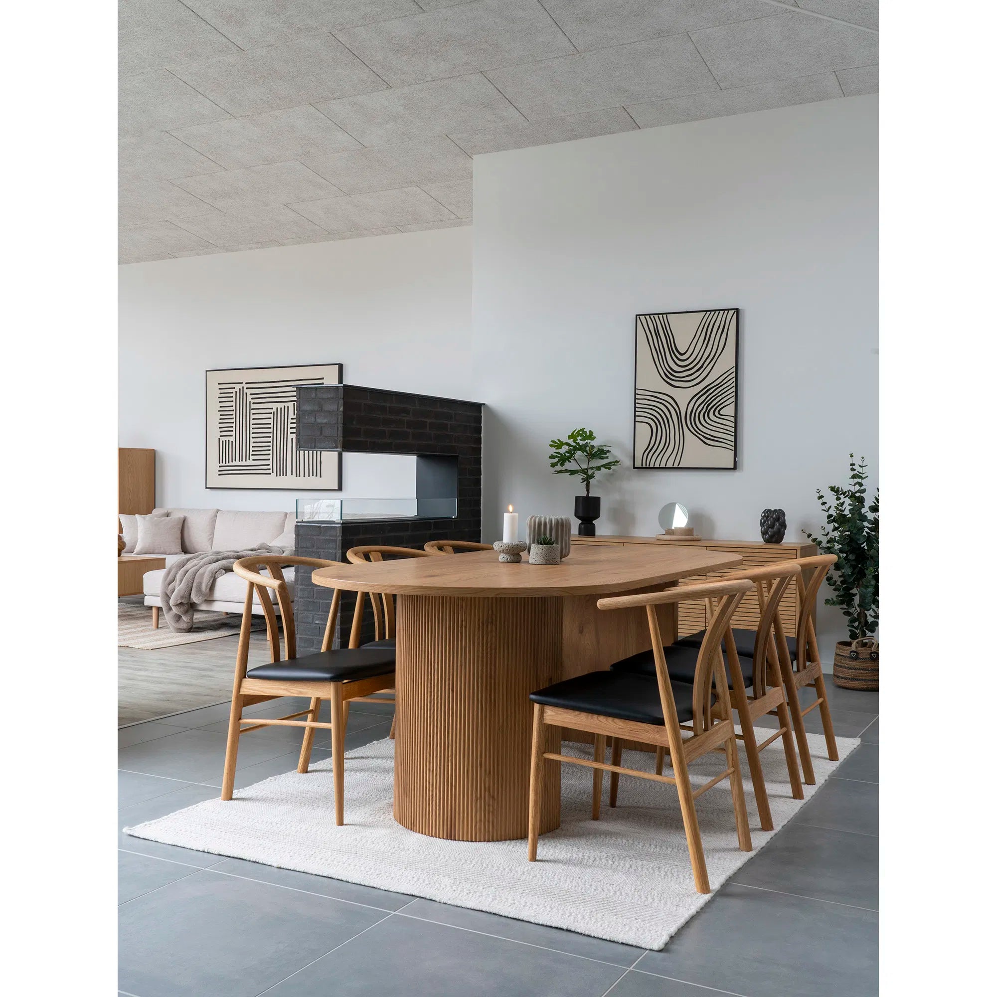 Vase „Noirberry“ – Schwarze Keramik mit organischer Struktur
