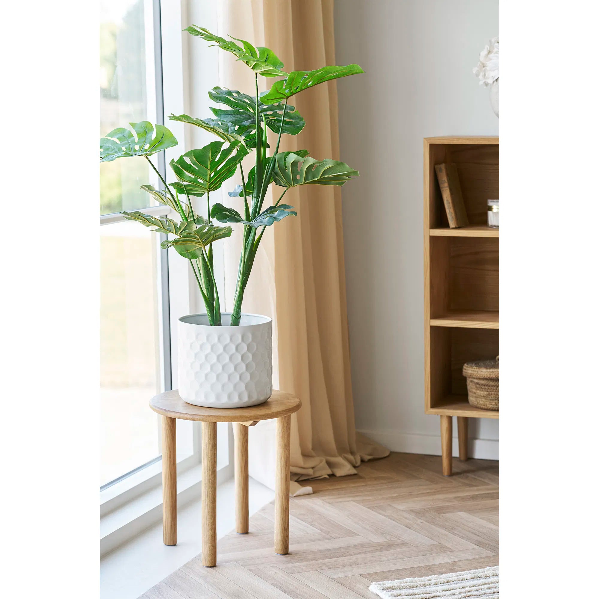 Blumentopf „Avelino“ – Weißer Stahl-Look mit Struktur