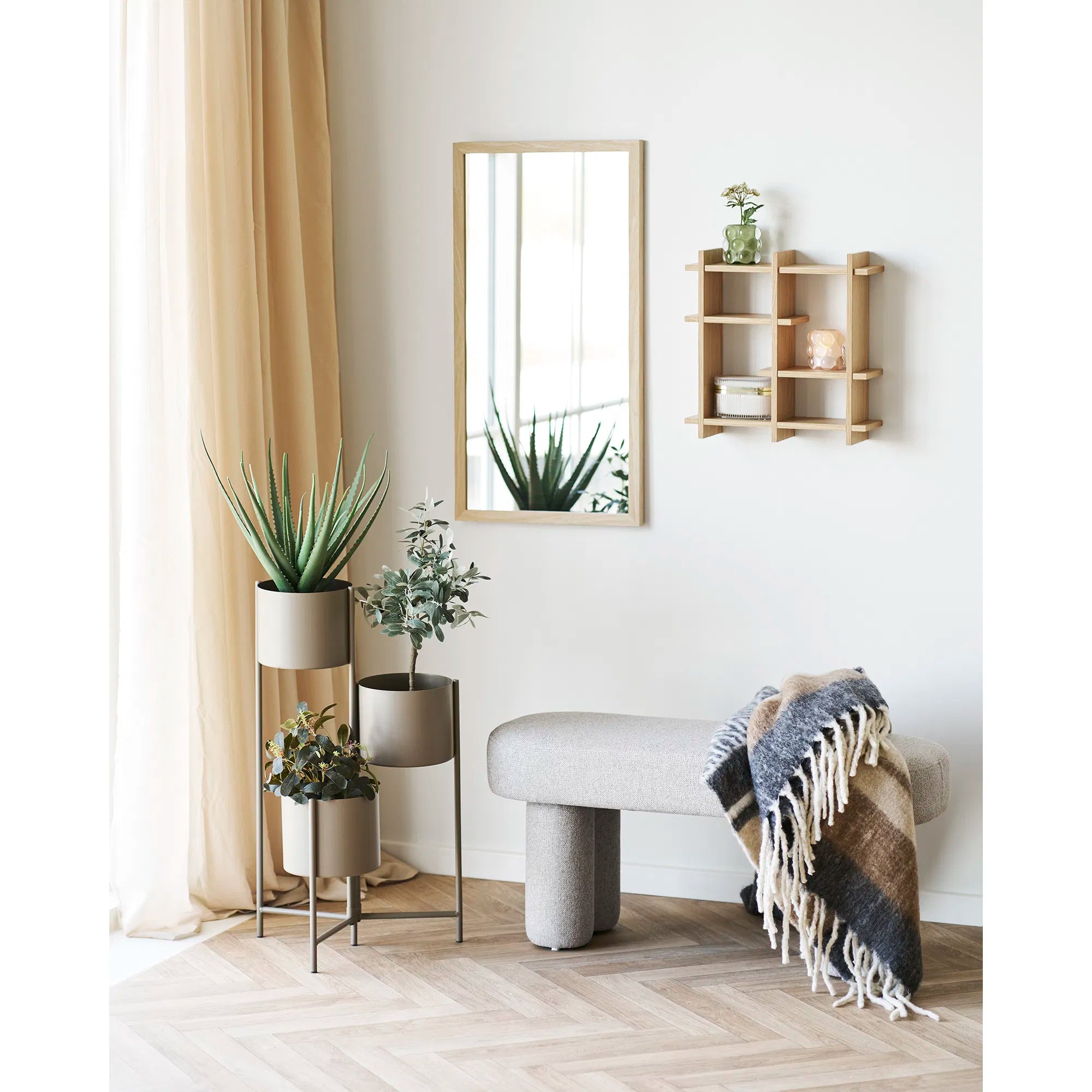 Blumentopf „Marven“ – Braun lackierter Stahl mit modernem 3er-Design