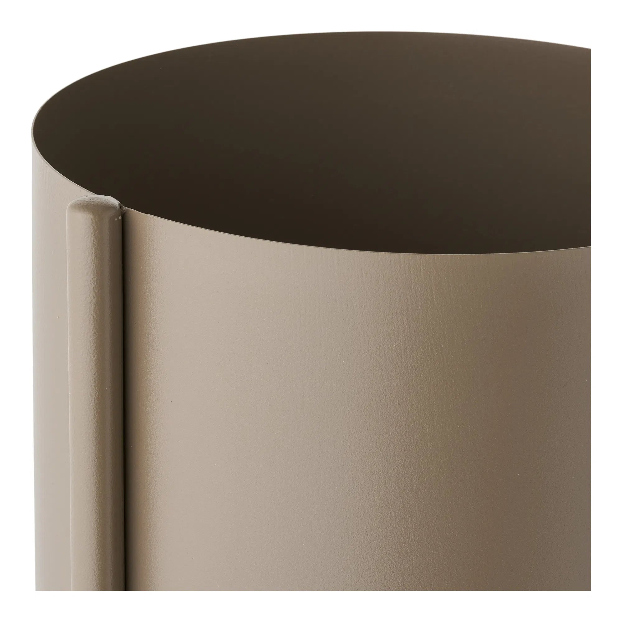 Blumentopf „Marven“ – Braun lackierter Stahl mit modernem 3er-Design