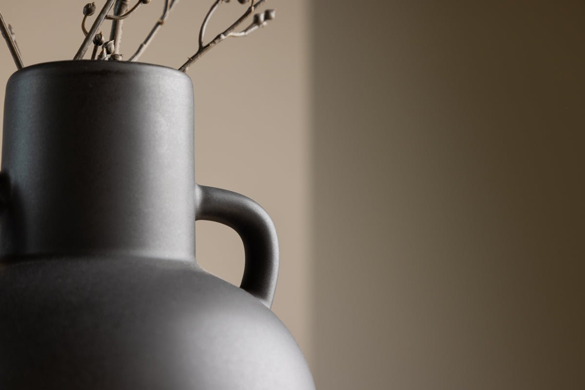 Vase „Lunaro“ – Weiß oder Schwarz, Steinzeug