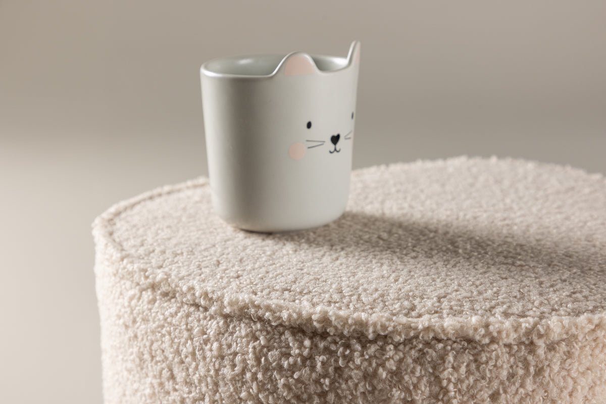 Kinderhocker Luma – Herzförmiger Hocker in Beige