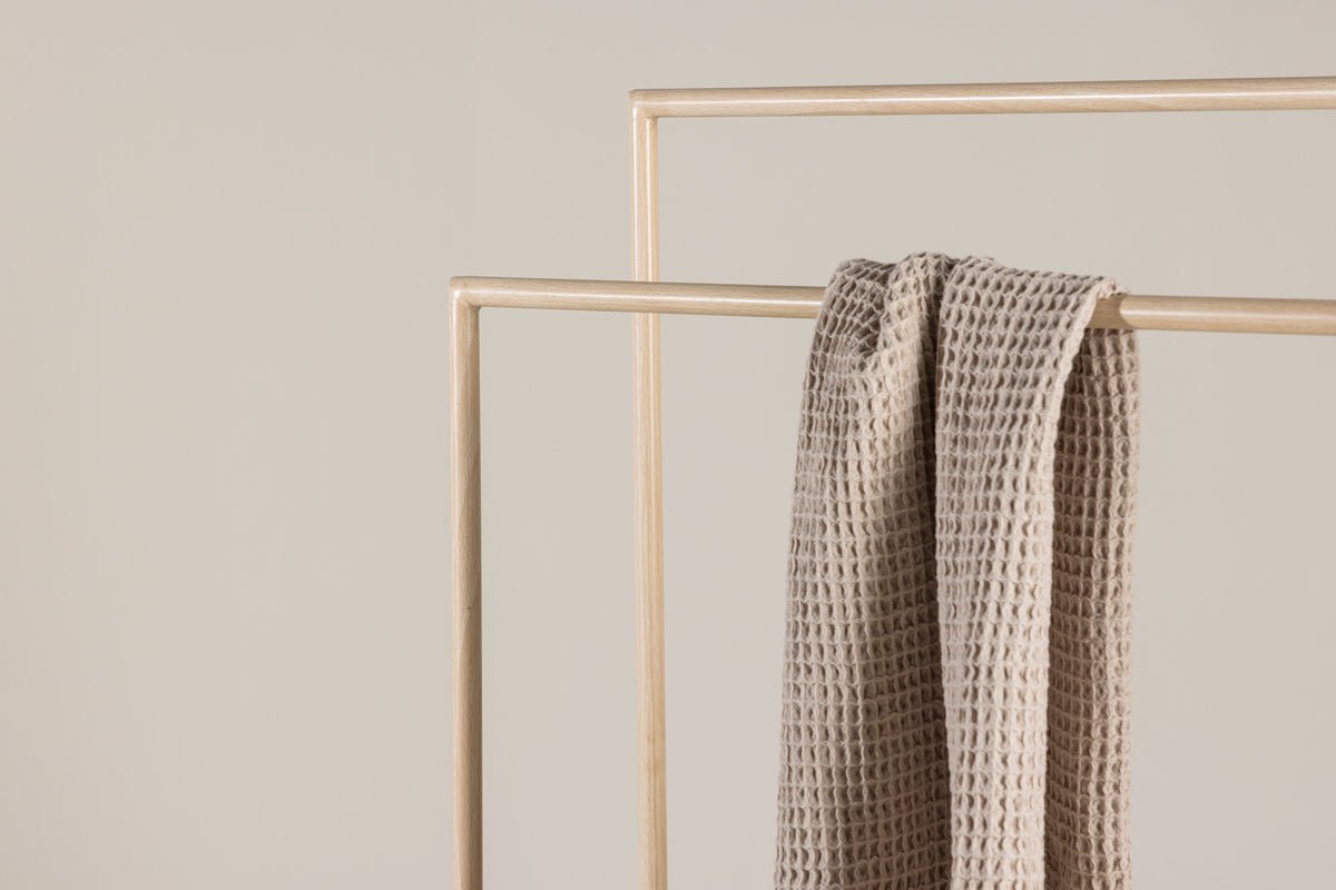 Garderobe Selaro – Metallständer im Whitewash-Look