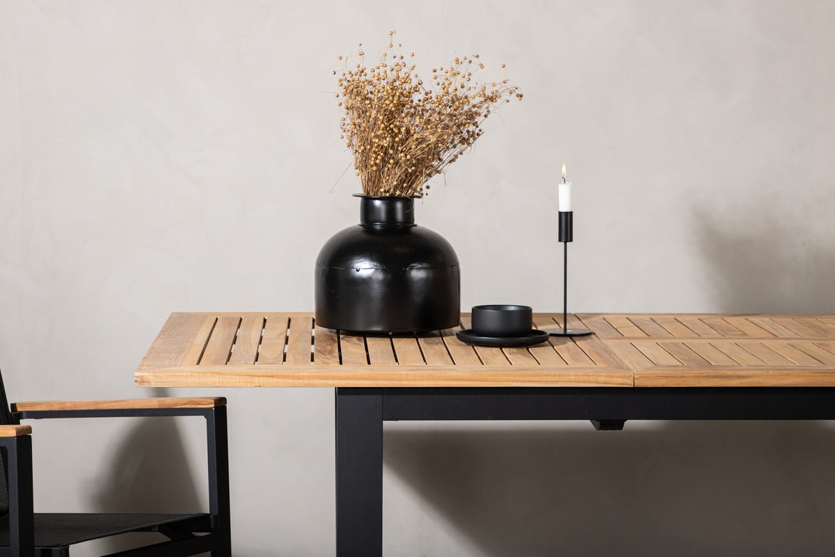 Gartentisch Lunea - ein ausziehbarer Esstisch für draußen