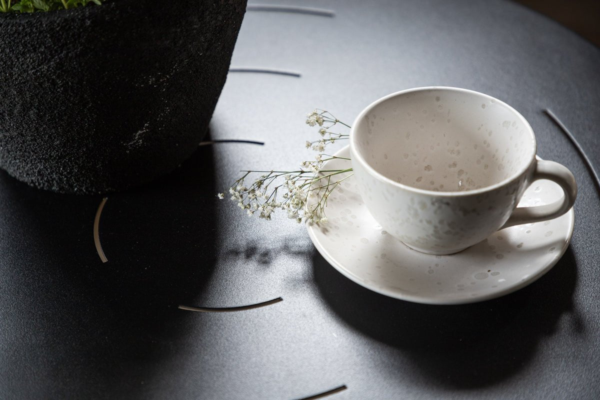 Kaffeetisch Hanoi - Ø65 mit schwarzer Stahl- Tischplatte