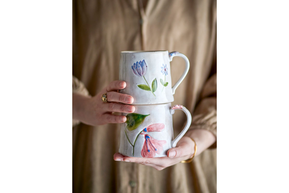 2er Set Becher Luni – gefertigt aus Steingut mit floralen Motiven
