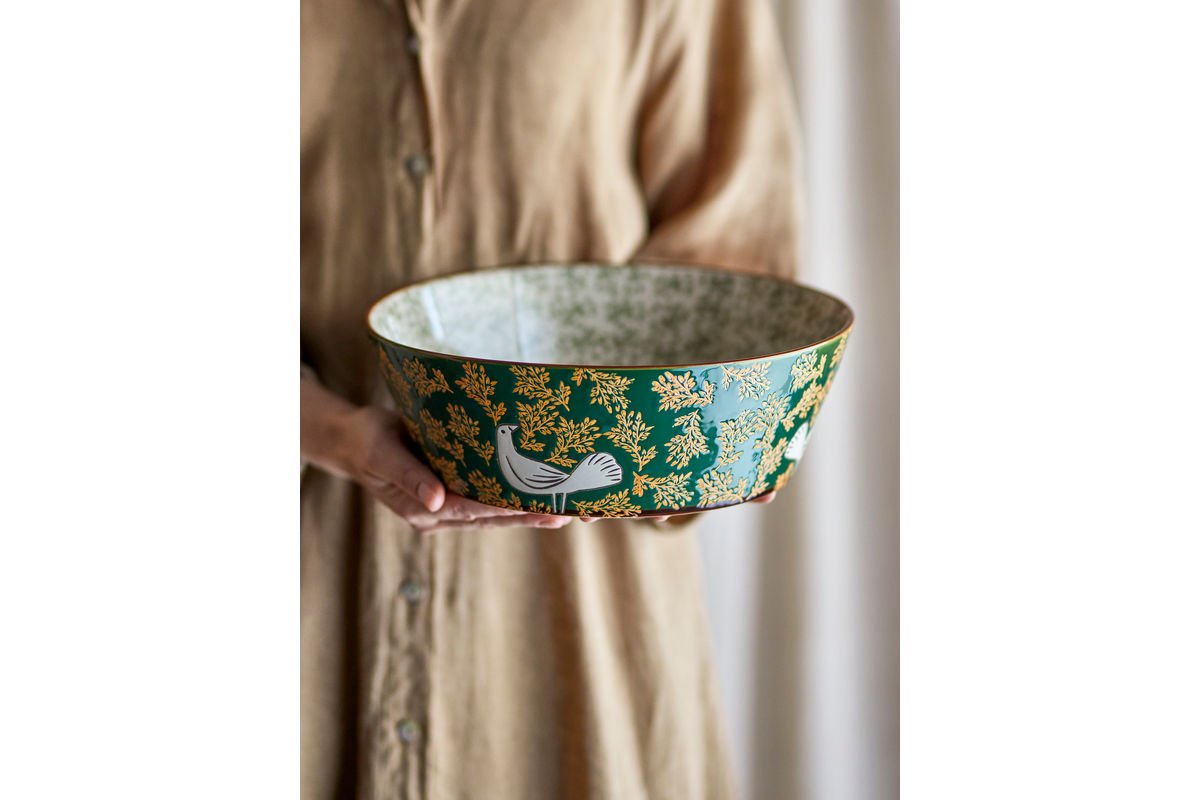 Schale Hania – handbemalte Steingutschale in Grün mit Vogelmotiv
