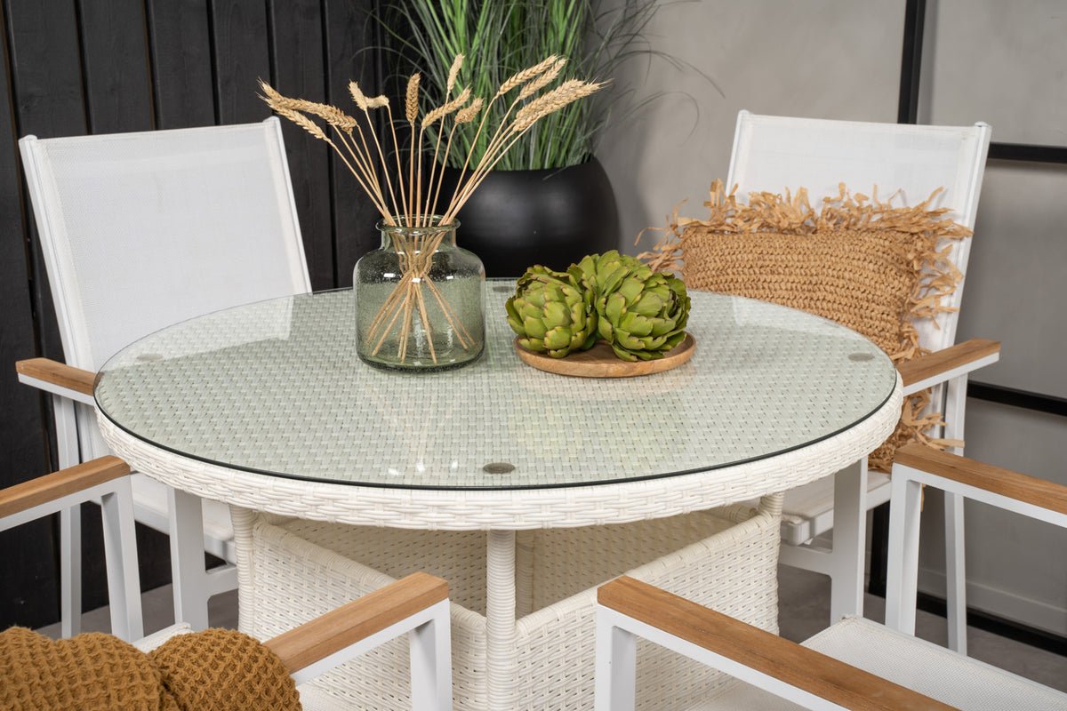 Gartentisch Eluno - das moderne Design schafft eine gemütliche Atmosphäre