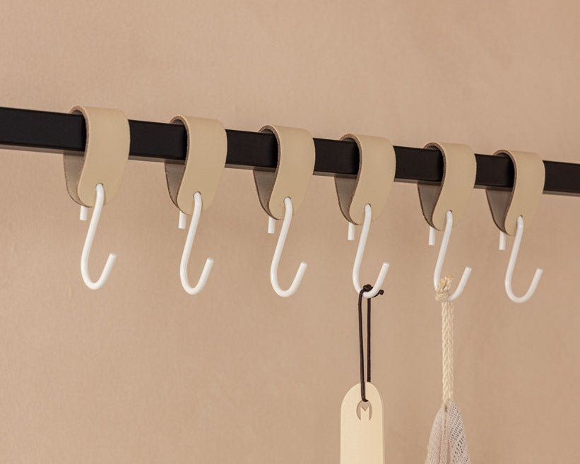 Leder Kleiderhaken Arcoro aus Stahl & Echtleder