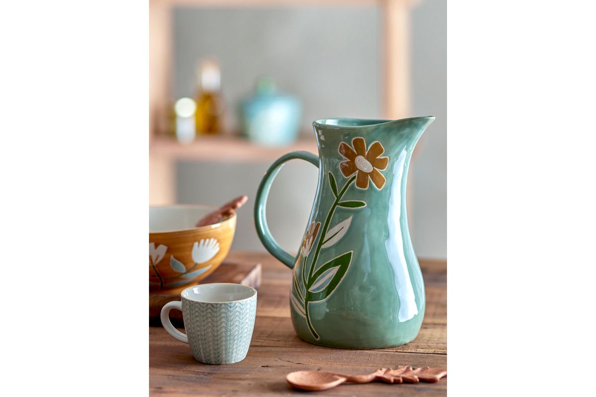 Krug Malou – handdekoriertes Steingut in Grün