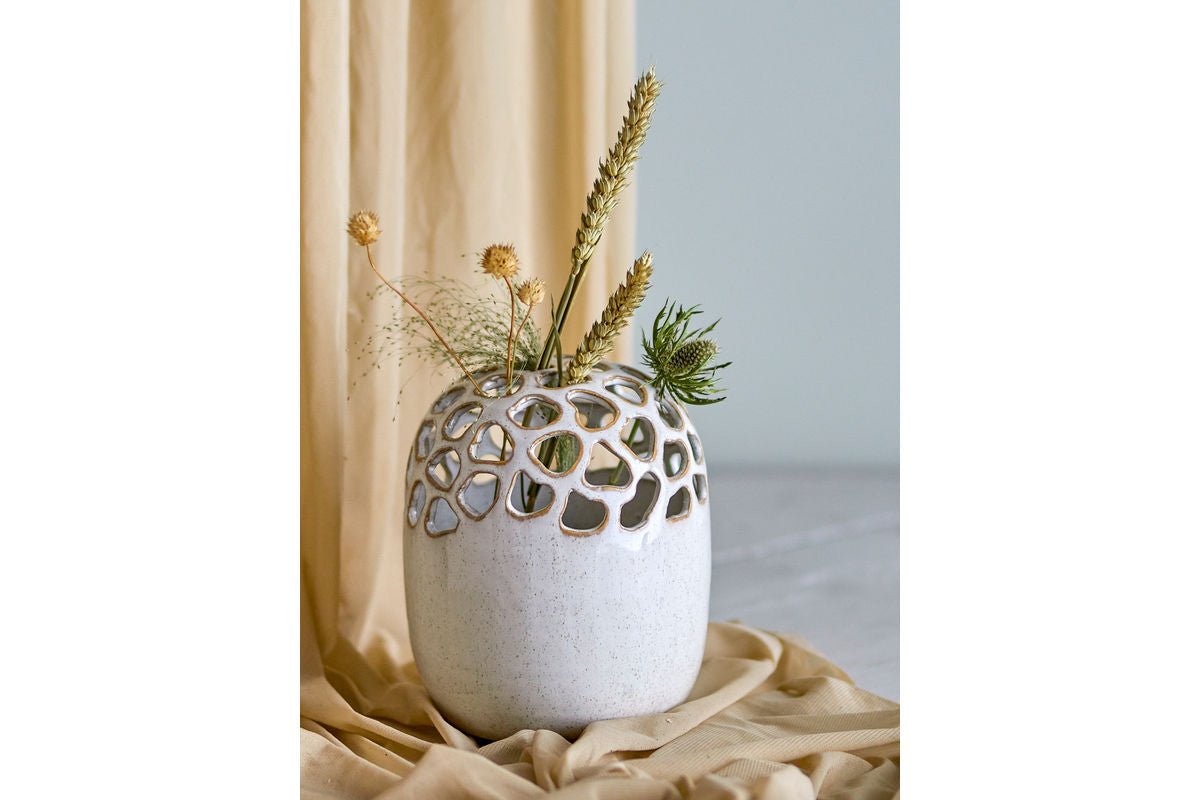 Vase „Nerina“ – Naturfarbenes Steingut