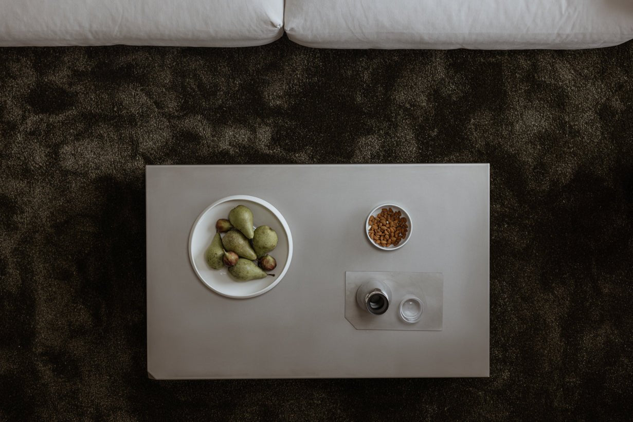 Couchtisch RAW-C – Edelstahl mit seidig-mattem Finish