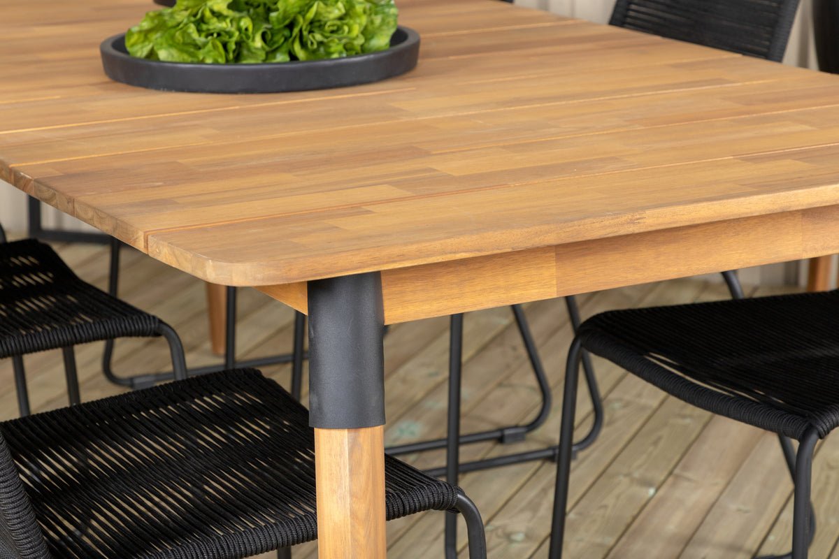 Gartentisch Ziwa - ein rechteckiger Esstisch aus Akazienholz