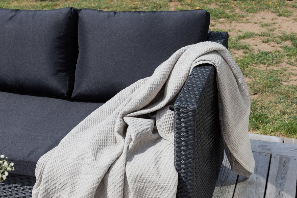 Garten Loungeset Ravello – Ecksofa-Set aus Polyrattan in Schwarz mit Glasplatte