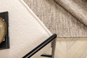Designer Sessel Lundra – Polsterstuhl in Offwhite mit schwarzem Metallgestell