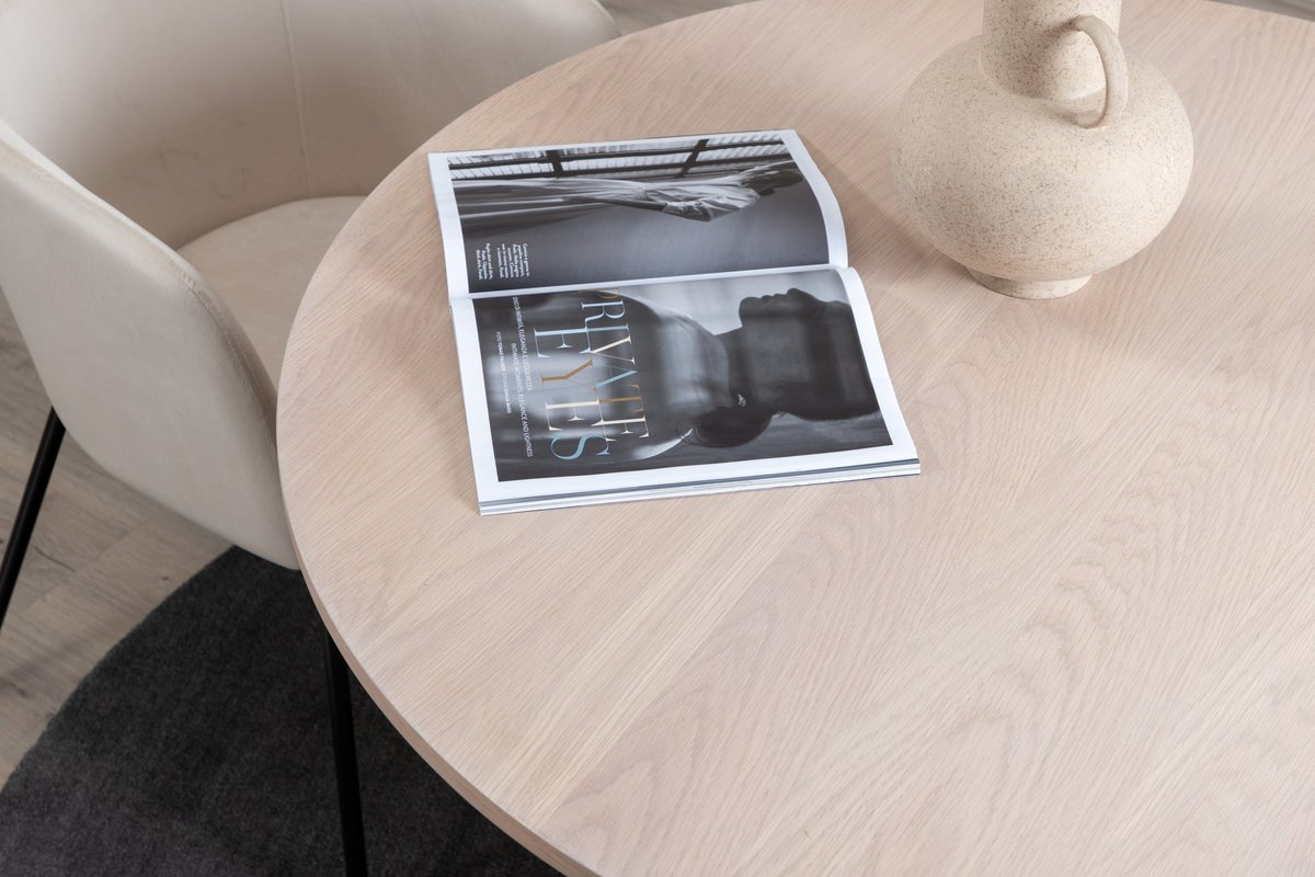 Esstisch Nuvani - mit robusten Gestell im gerippten Design