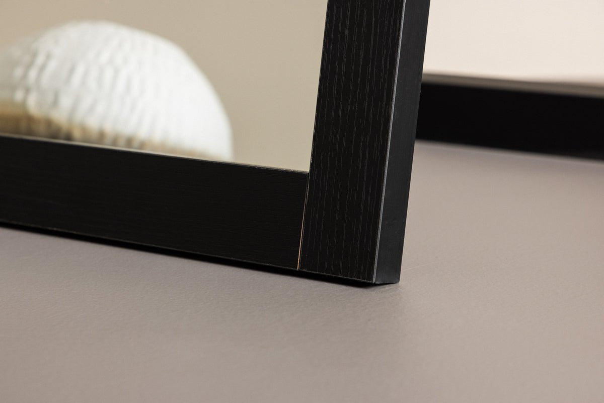 Spiegel Stelina – mit Standfuß und Rahmen in Holzoptik