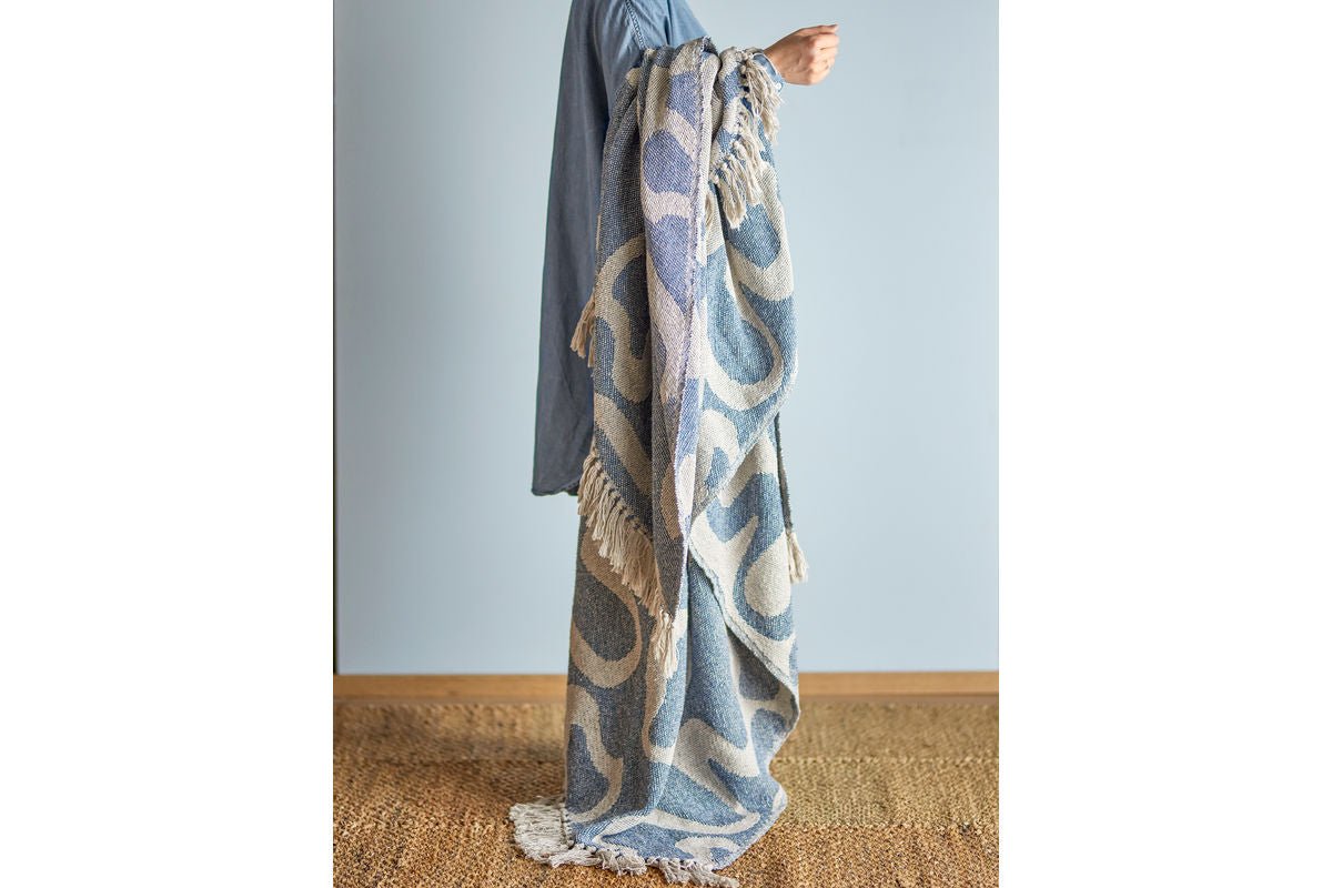 Tagesdecke Maris – recycelte Baumwolle mit Wellenmuster