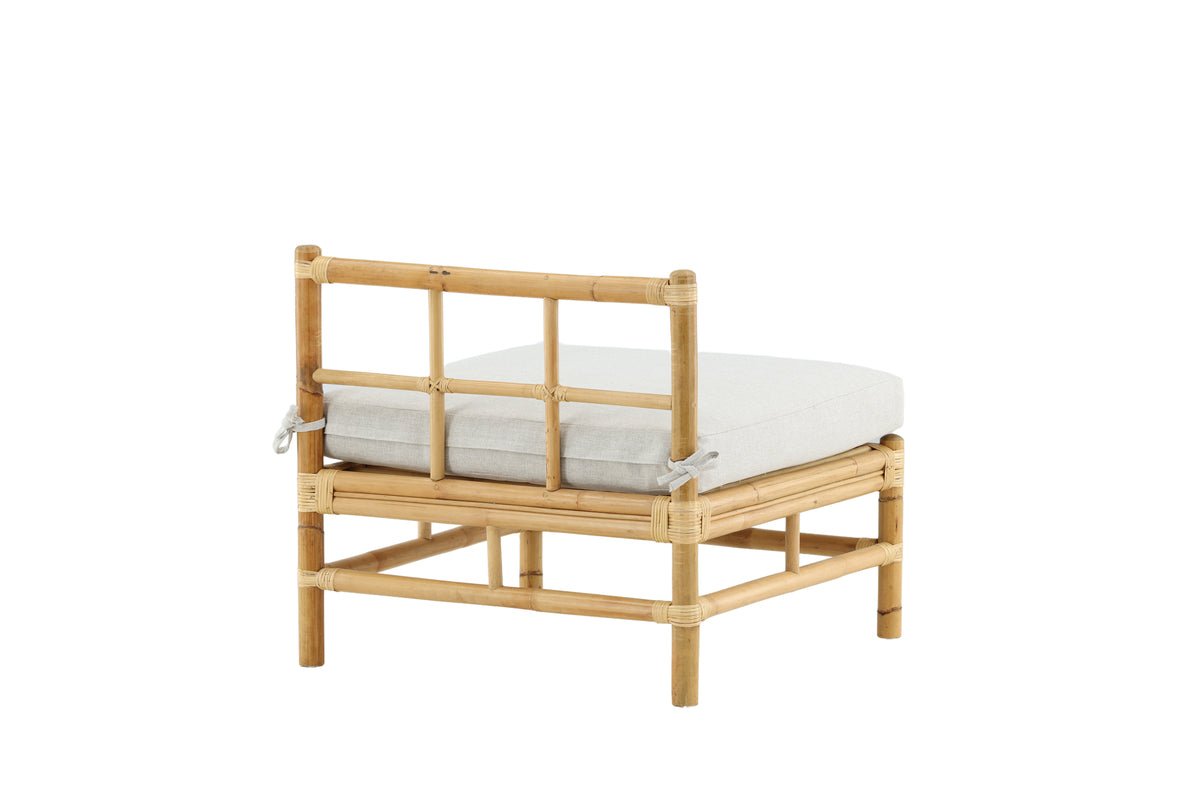 Garten Loungesessel Rob – handgeflochtenes Design mit hellgrauen Kissen