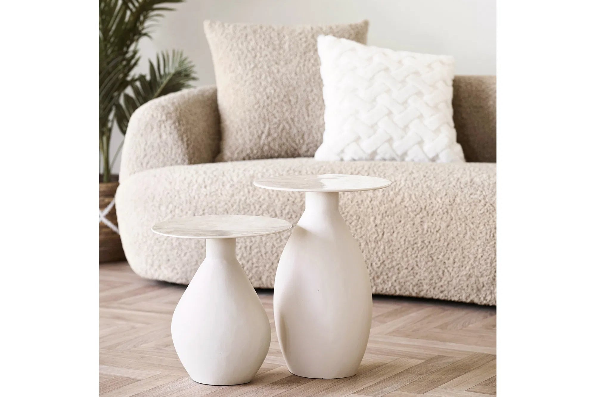 Beistelltisch Iskavia – aus Metall mit Emaillebeschichtung (groß)