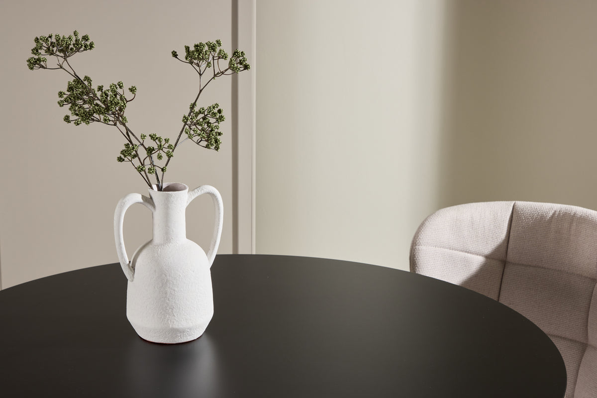 Esstisch Murry - fügt sich harmonisch in verschiedene Einrichtungsstile ein