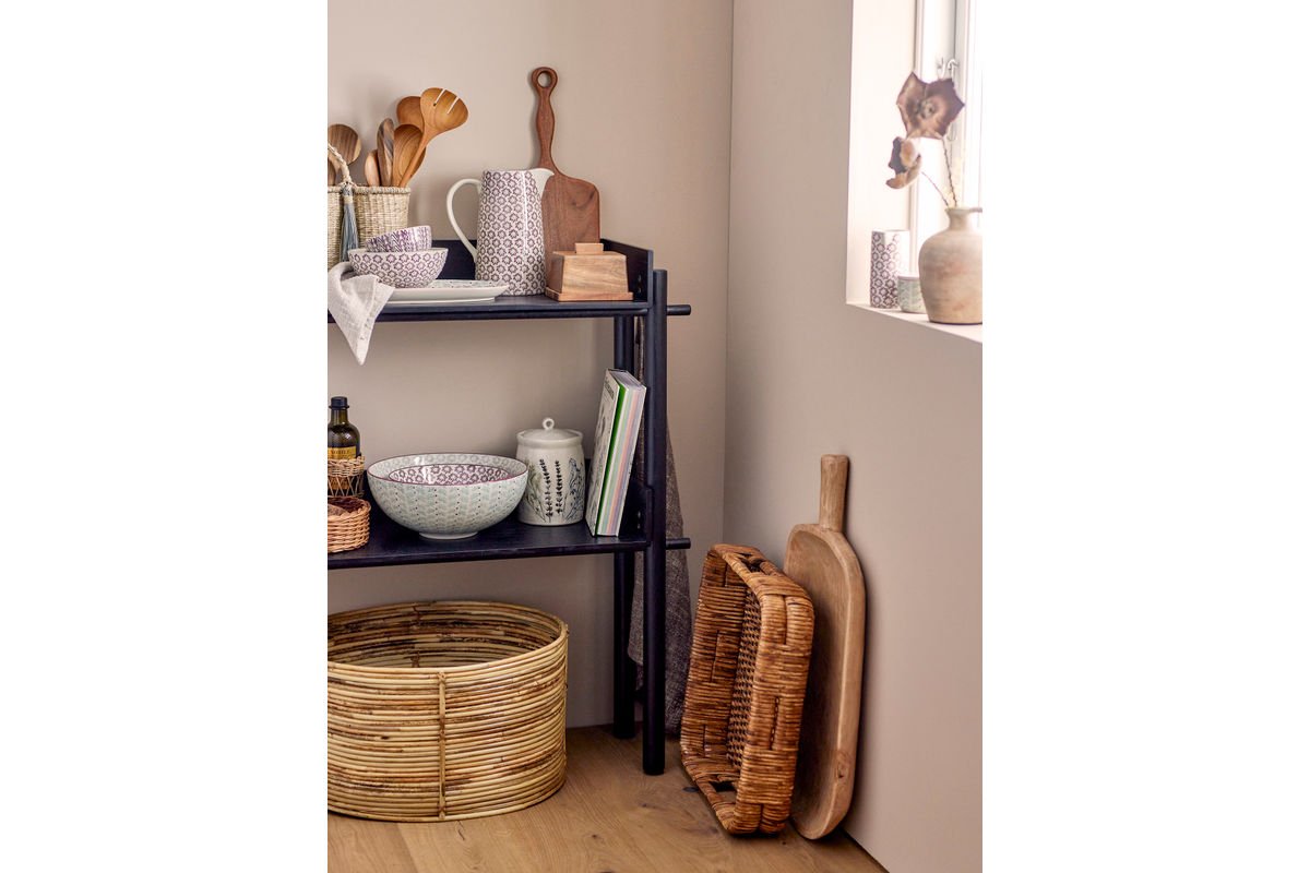 Krug Sabi – Steingut mit handbemalten Details in Violett