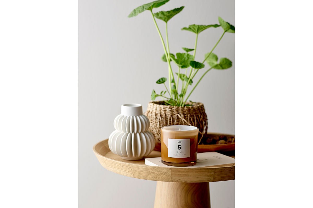 Vase „Nordia“ – Steingut in Weiß