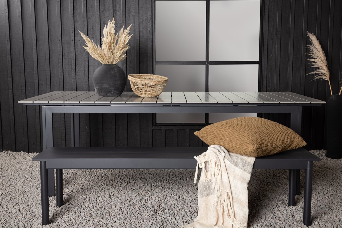 Gartentisch Kairen - perfekt für gesellige Runden im Freien