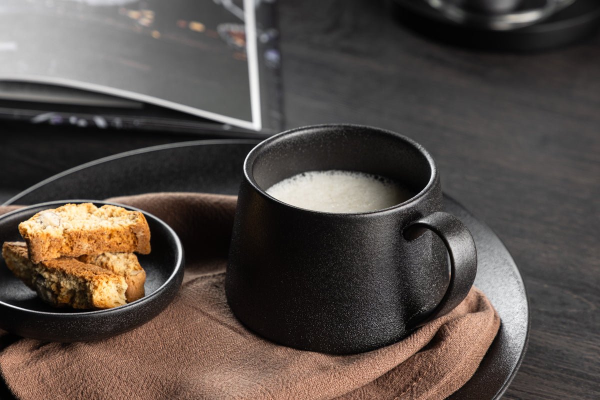 Kaffeetassen Black Swan - 2er-Set aus schwarzem Porzellan