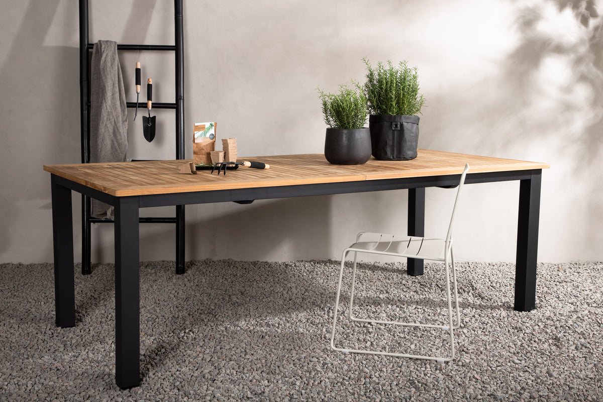 Gartentisch Lunea - ein ausziehbarer Esstisch für draußen