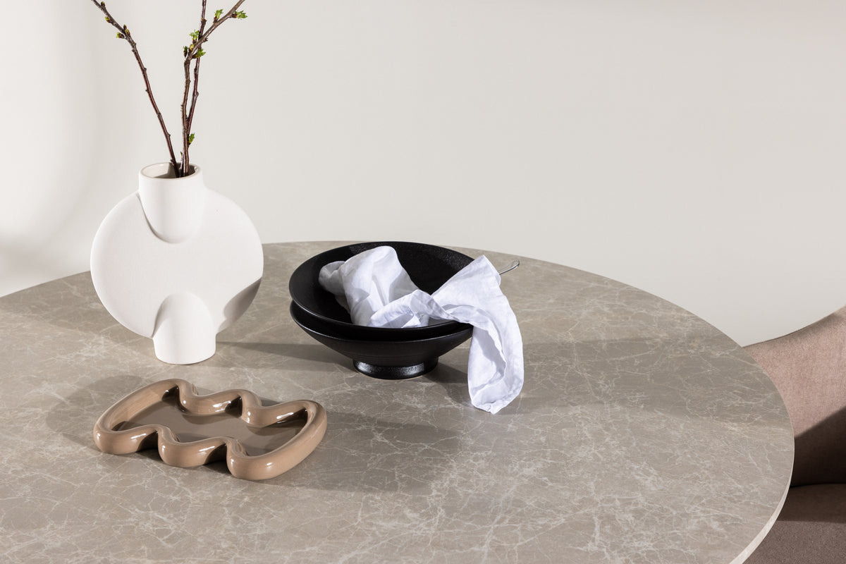 Esstisch Tullula  - vereint modernes Design mit zeitloser Eleganz mit  Marmoroptik