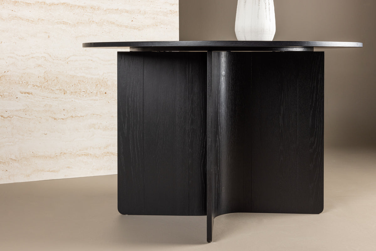 Esstisch Isola - im harmonischen Design mit eleganter Note