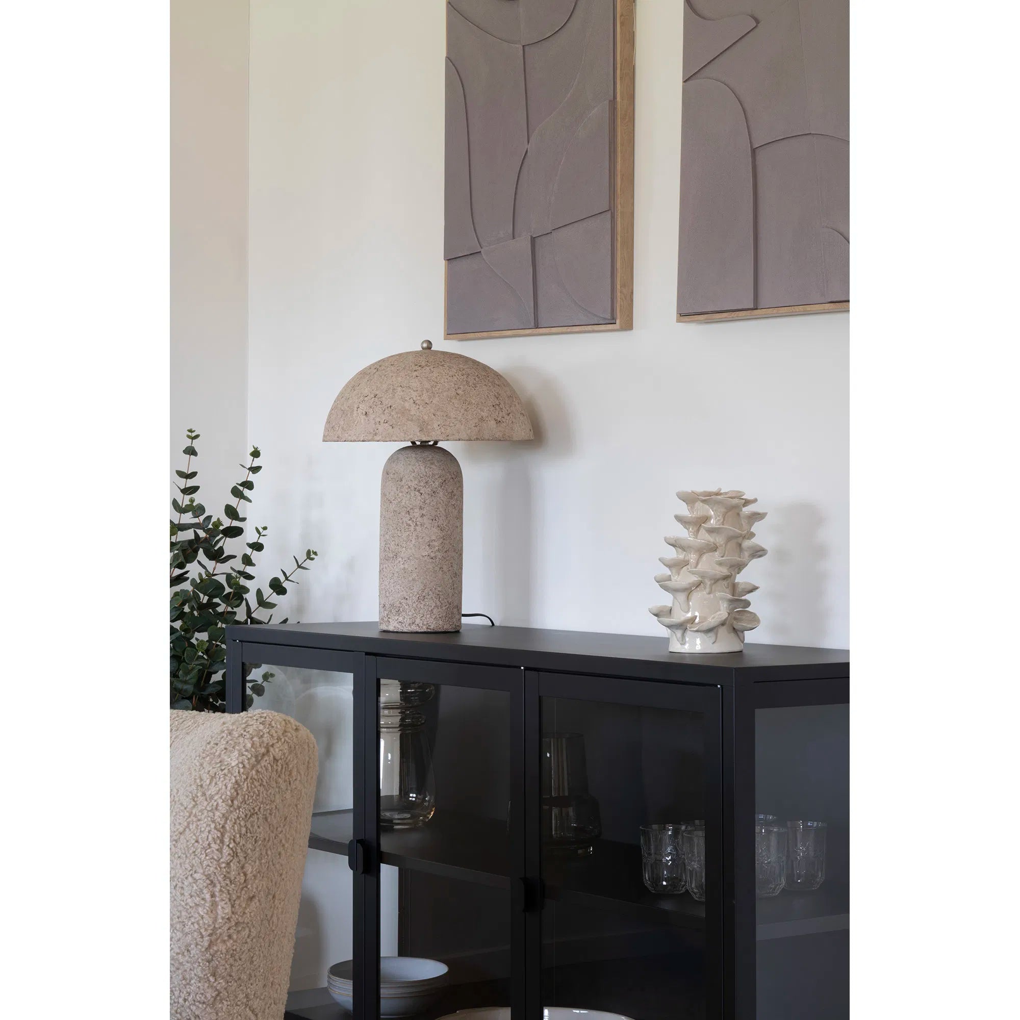 Tischlampe „Astley“ – Skulpturales Design in Stein-Optik