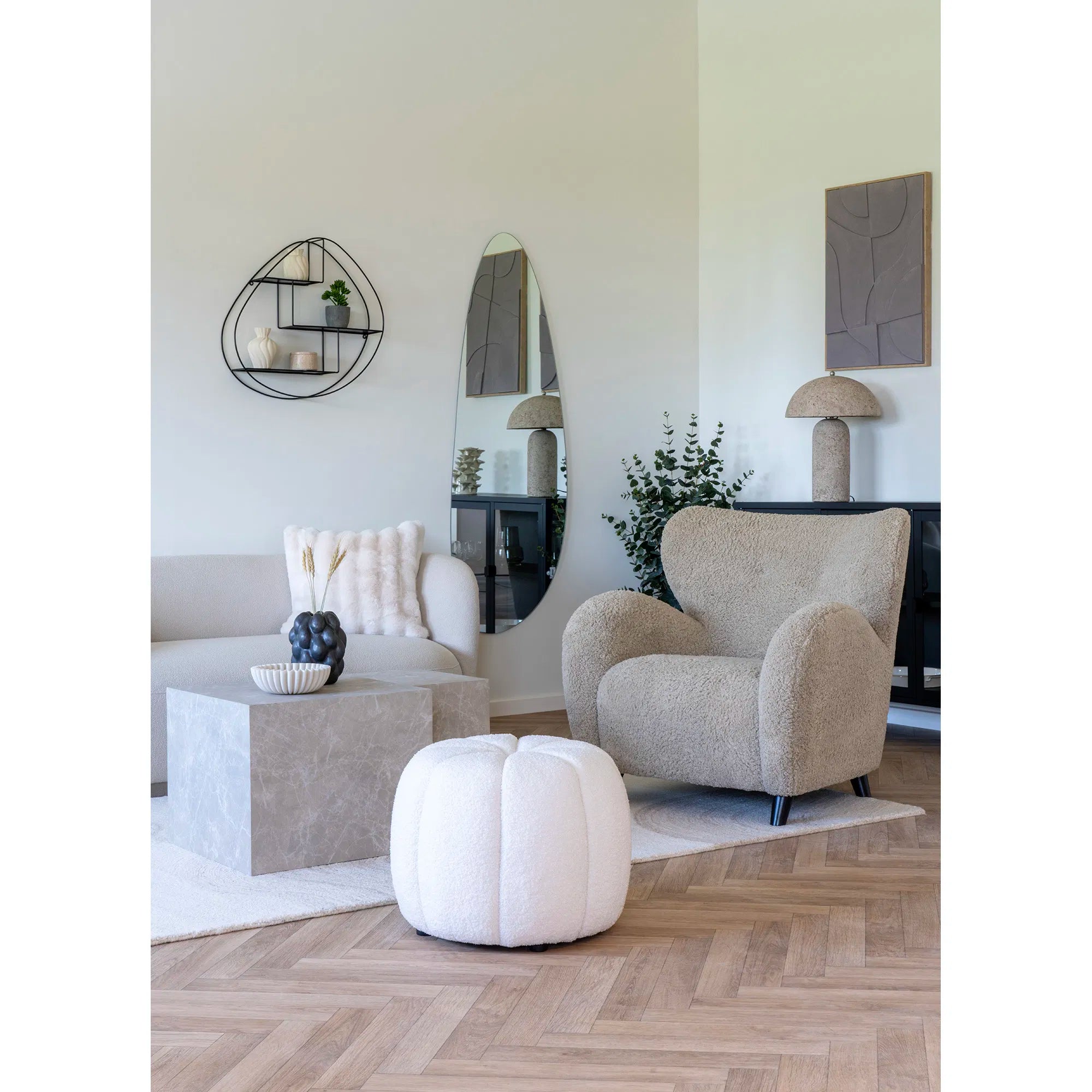 Tischlampe „Astley“ – Skulpturales Design in Stein-Optik