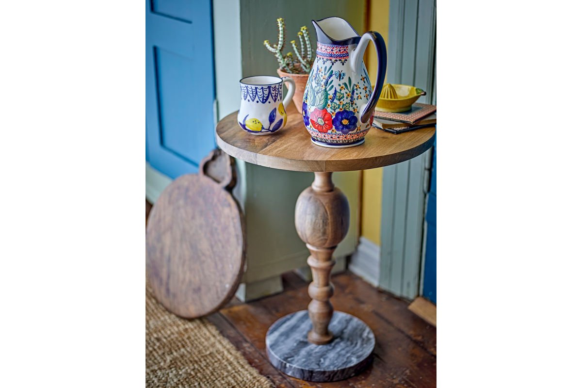 Krug Paloma – handdekoriertes Steingut in Bunt