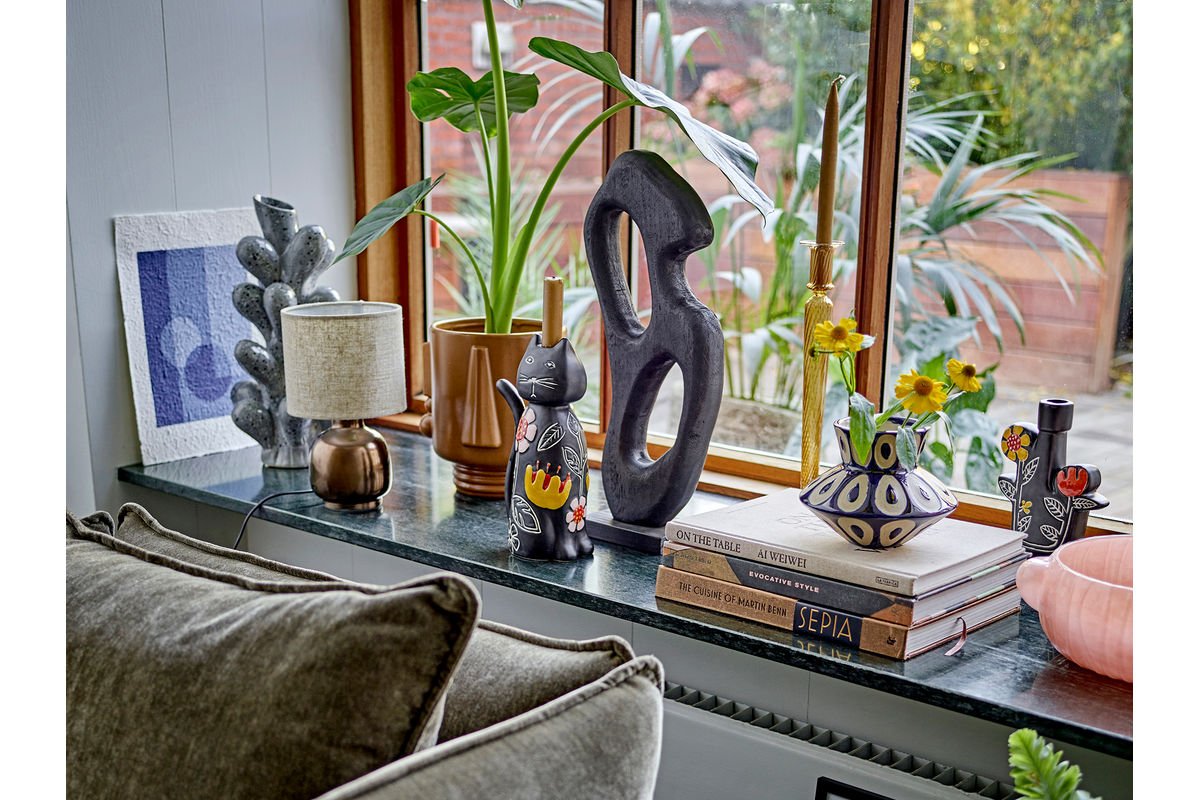 Dekoobjekt Romi – Skulpturales Holzdesign in Schwarz