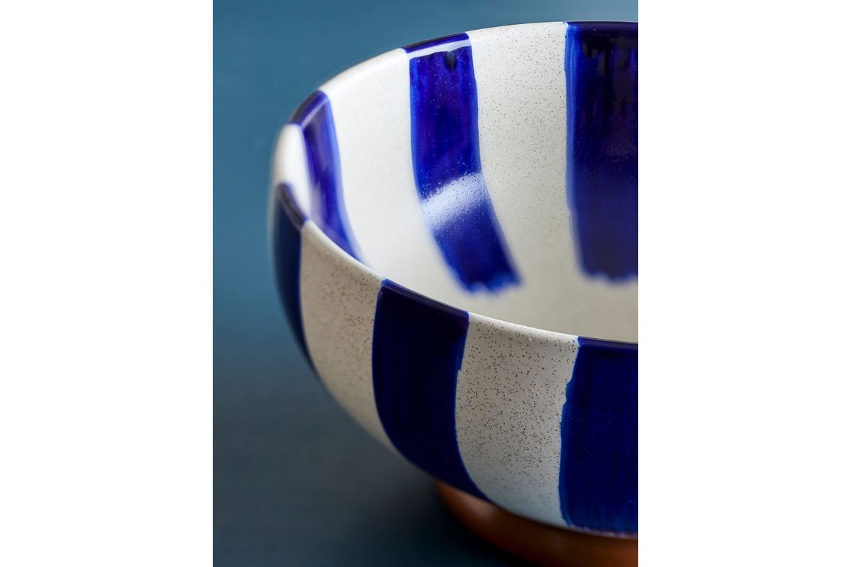 Schale Cala – handbemalte Steingutschale in Blau