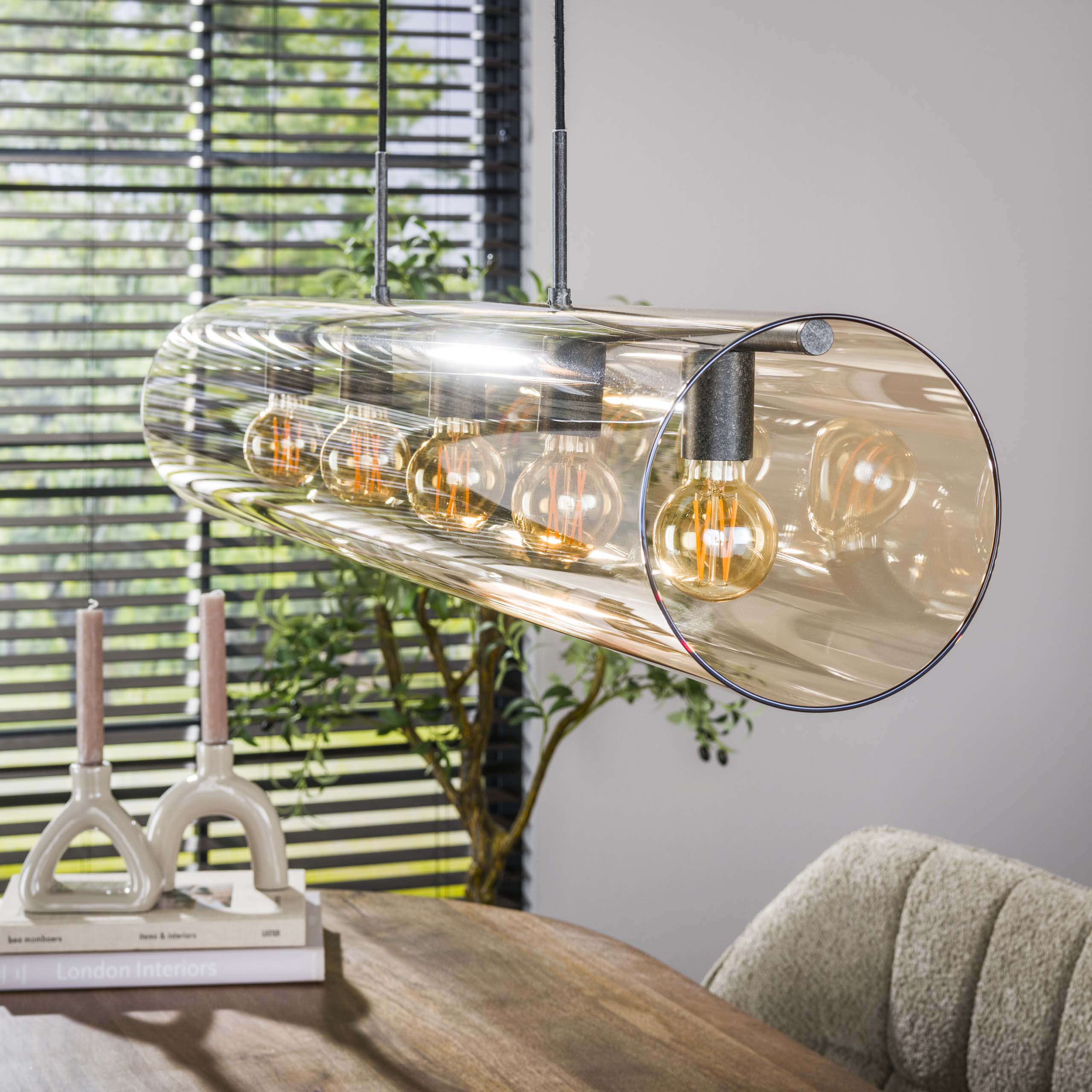 Pendelleuchte „Solvira“ – Mit 5 Leuchten in horizontalem Tube-Amberglass Design