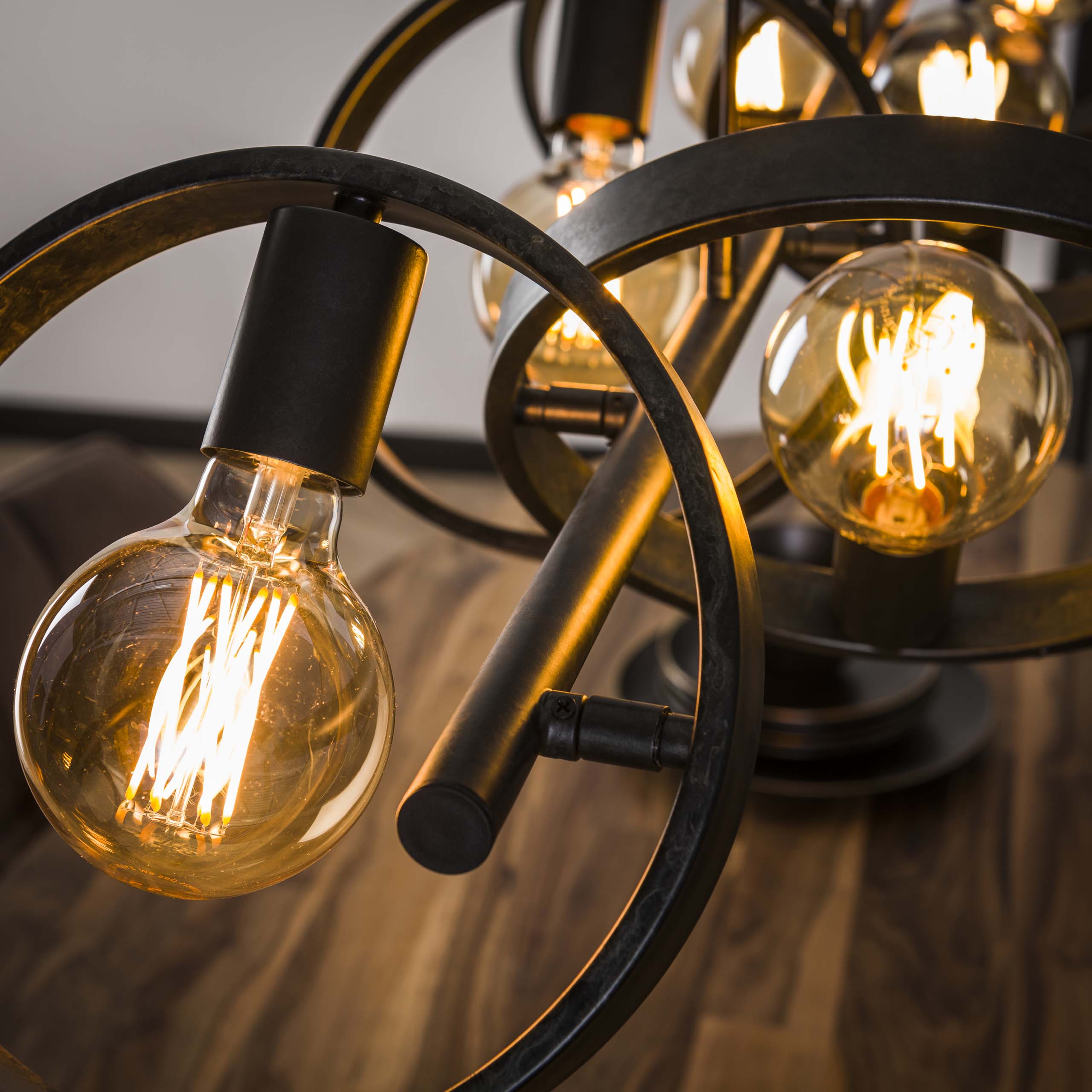 Pendelleuchte Arkon – Metallrahmen in Charcoal mit industrieller Ausstrahlung (6-flammig)