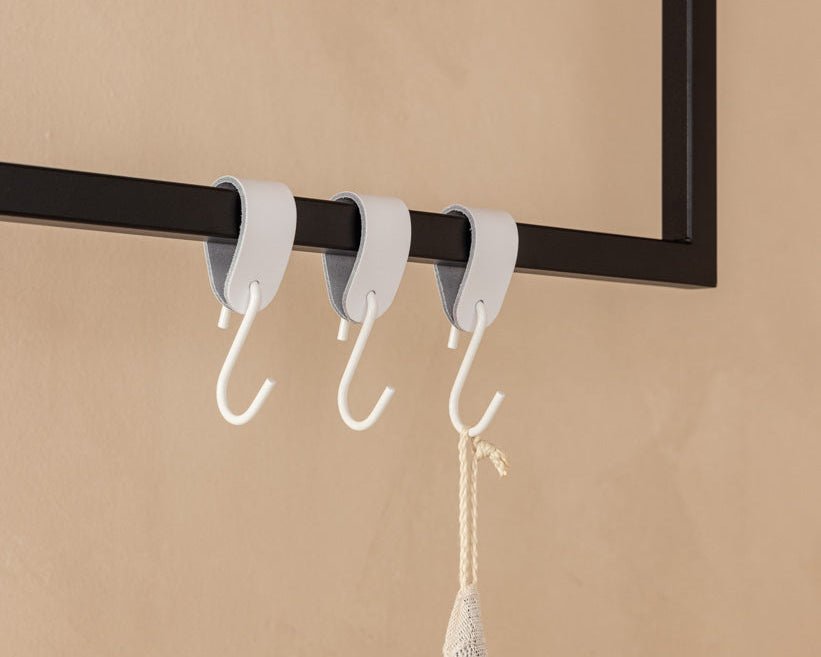 Leder Kleiderhaken Arcoro aus Stahl & Echtleder