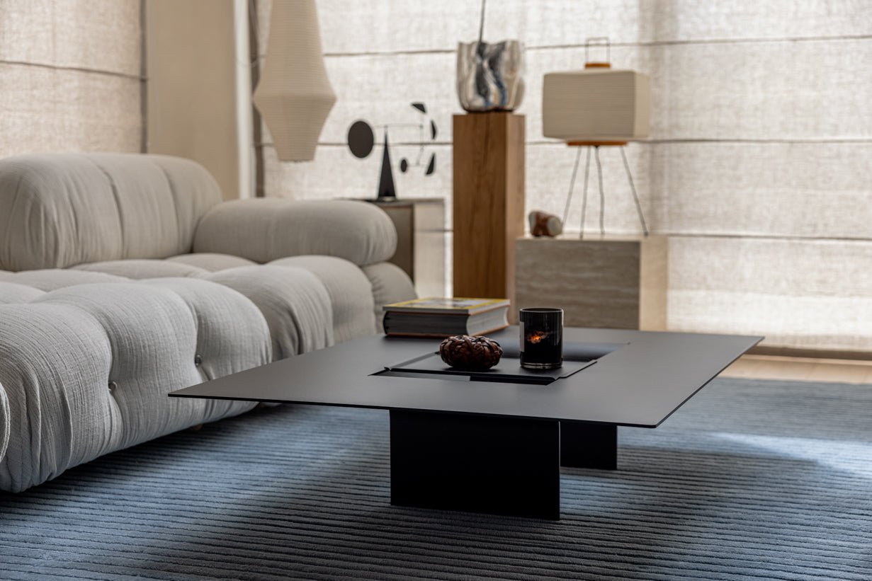 Couchtisch Cut – Minimalistisches Stahl-Design mit kreativer Öffnung