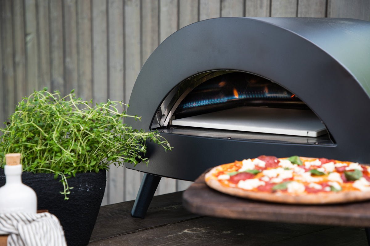 Pizzaofen Livorno - aus Stahl, Edelstahl und Keramik in Schwarz