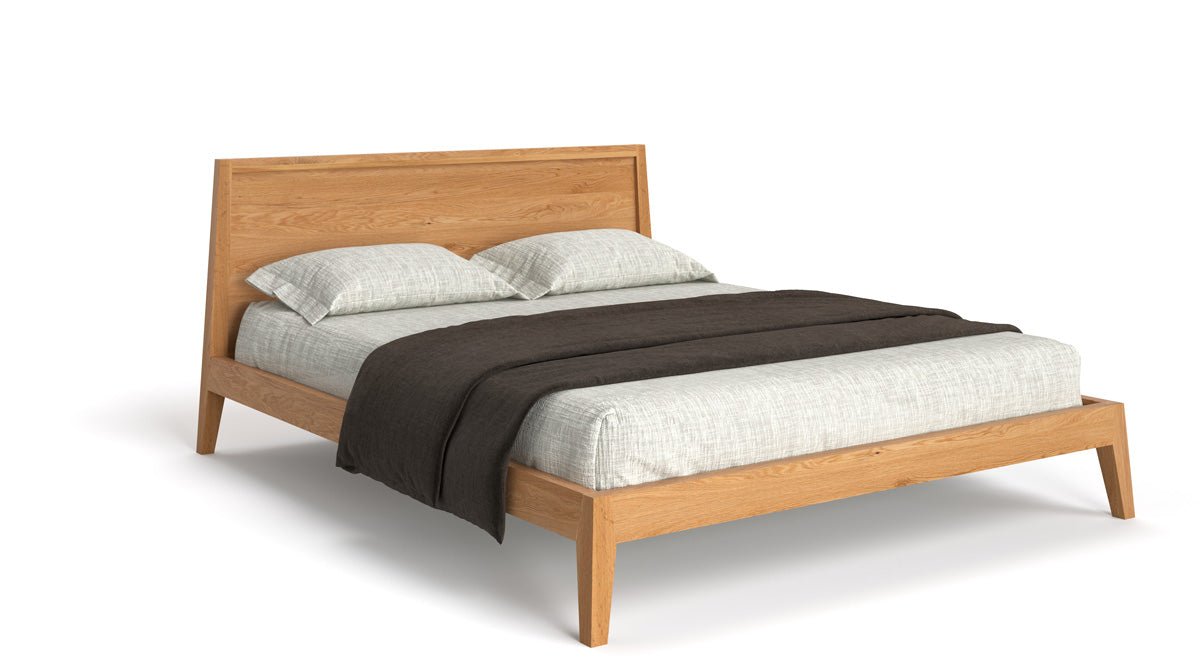 Designer Holzbett Kaja aus massiver Eiche
