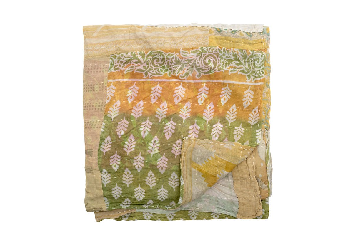 Tagesdecke Kalima – Handgefertigter Sari-Quilt in Gelb