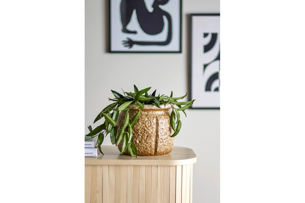 Blumentopf Norell – Steingut mit individueller Glasur in Braun